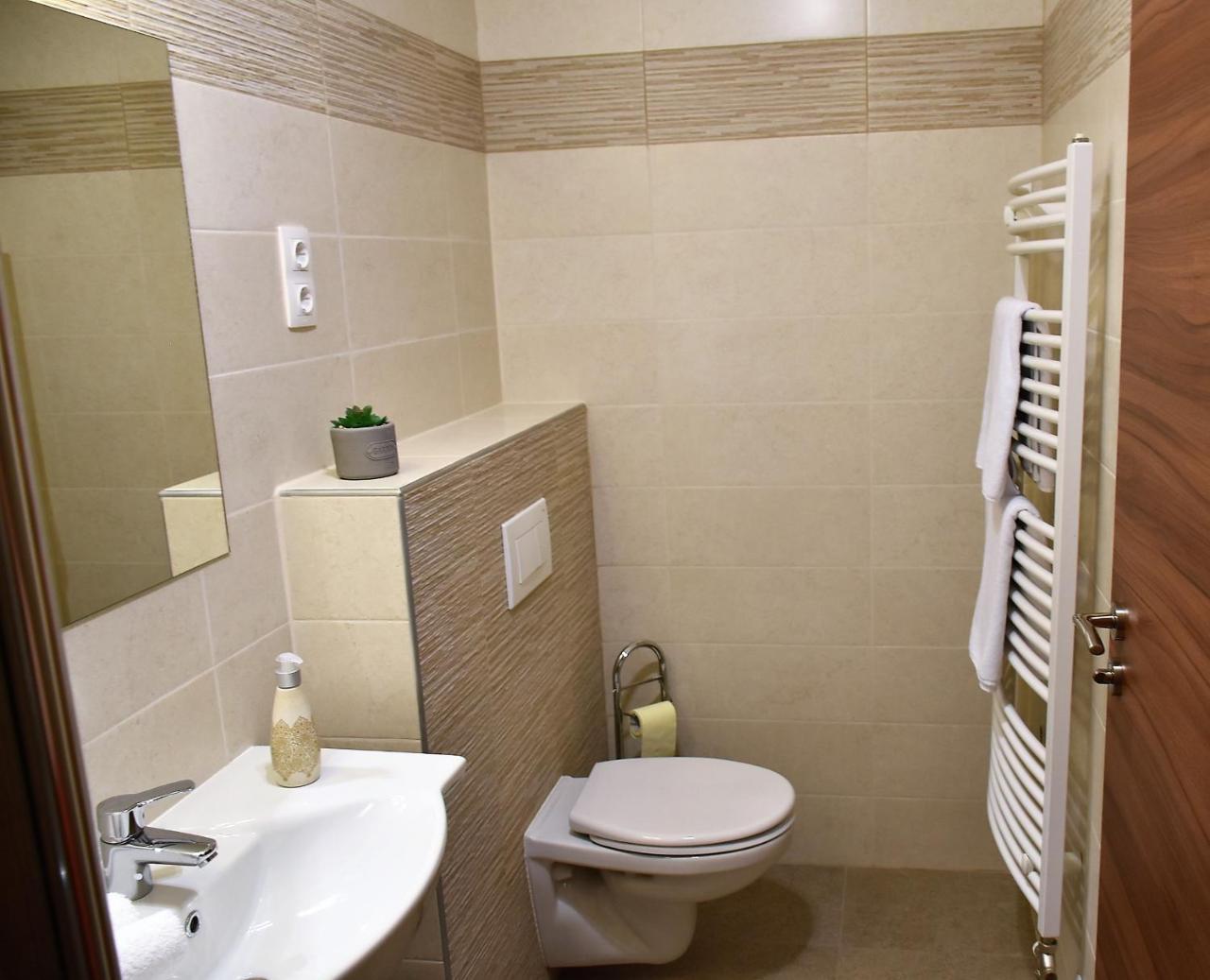 מלון Kaposvár La Mia Casa Vendeghaz מראה חיצוני תמונה